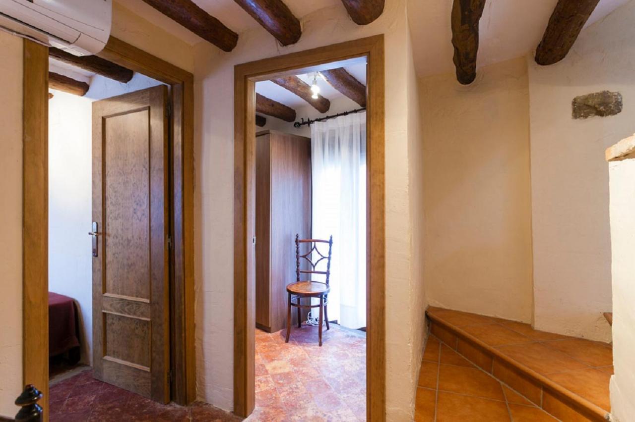 Apartamentos Casa Samper Santa Eulalia de Gállego Habitación foto