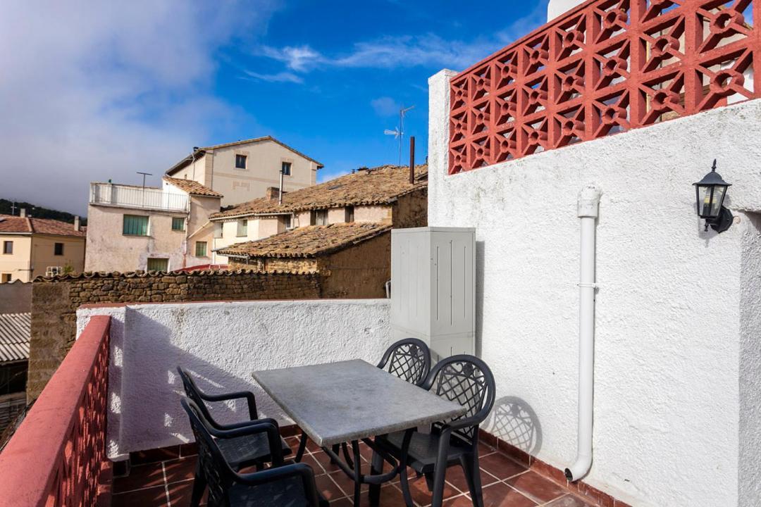 Apartamentos Casa Samper Santa Eulalia de Gállego Habitación foto