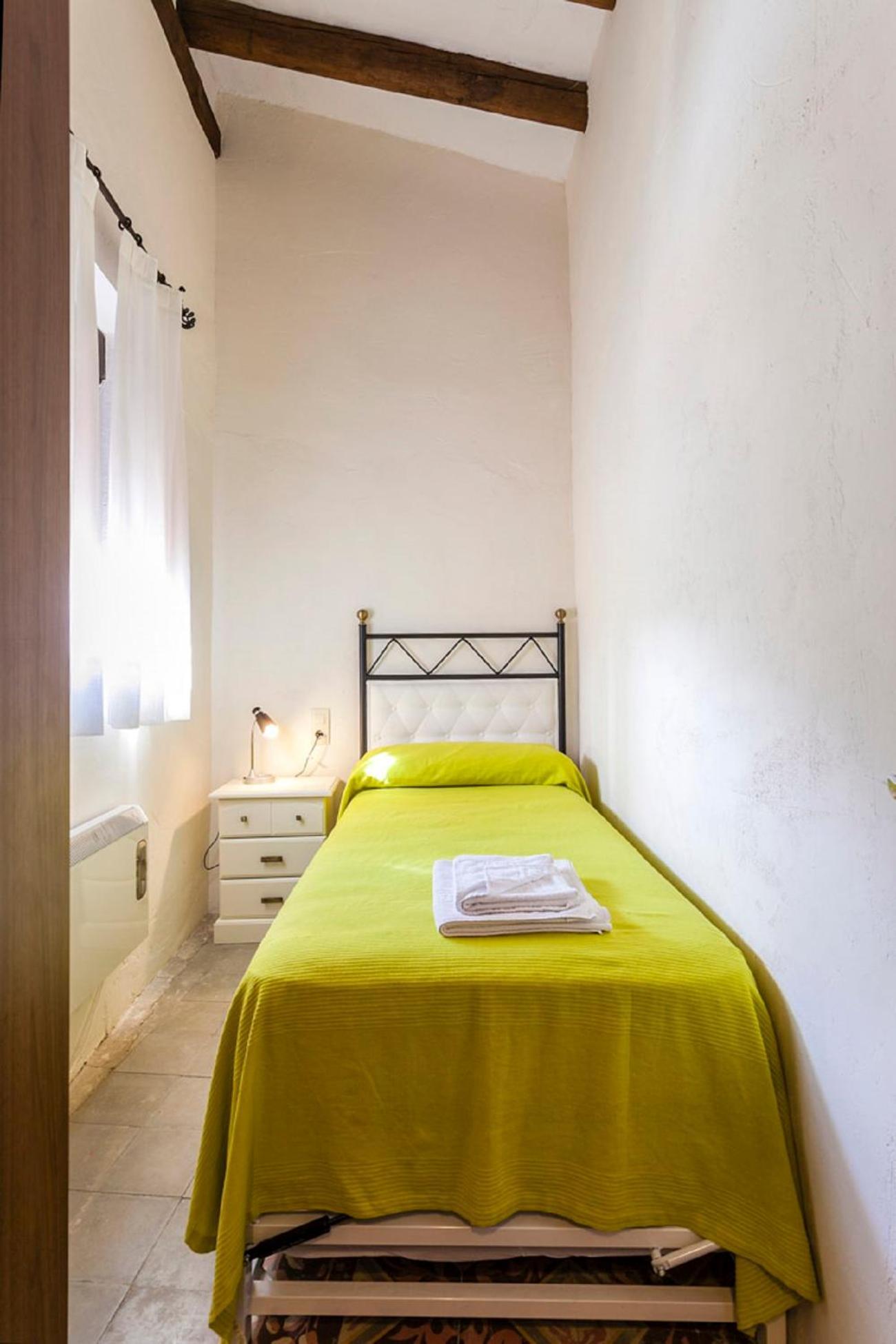 Apartamentos Casa Samper Santa Eulalia de Gállego Habitación foto