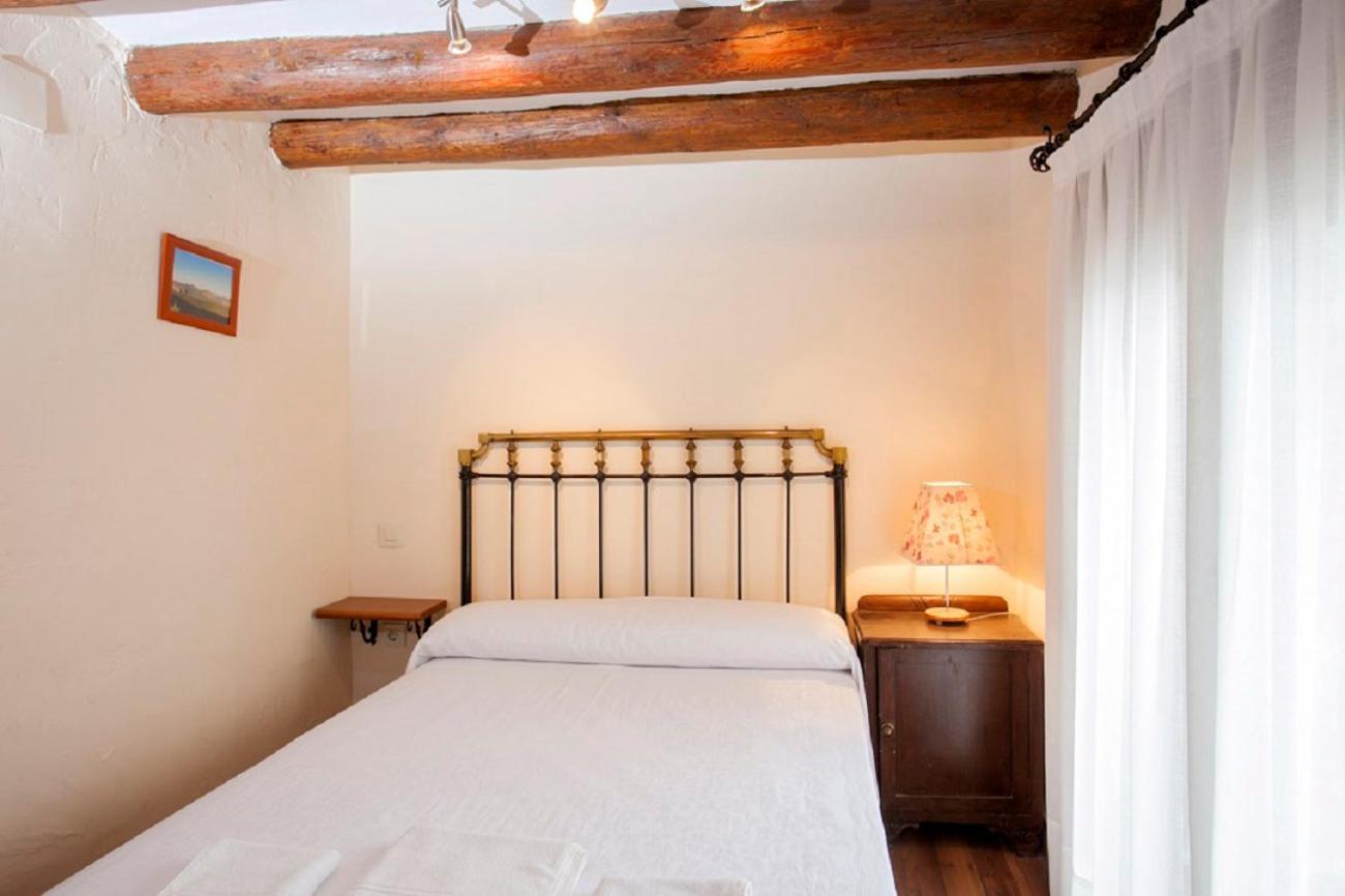 Apartamentos Casa Samper Santa Eulalia de Gállego Habitación foto