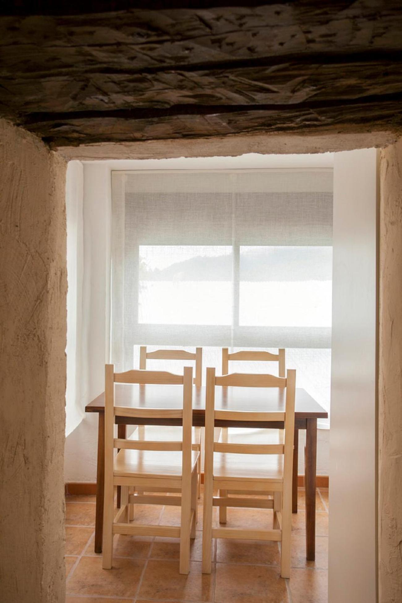 Apartamentos Casa Samper Santa Eulalia de Gállego Habitación foto