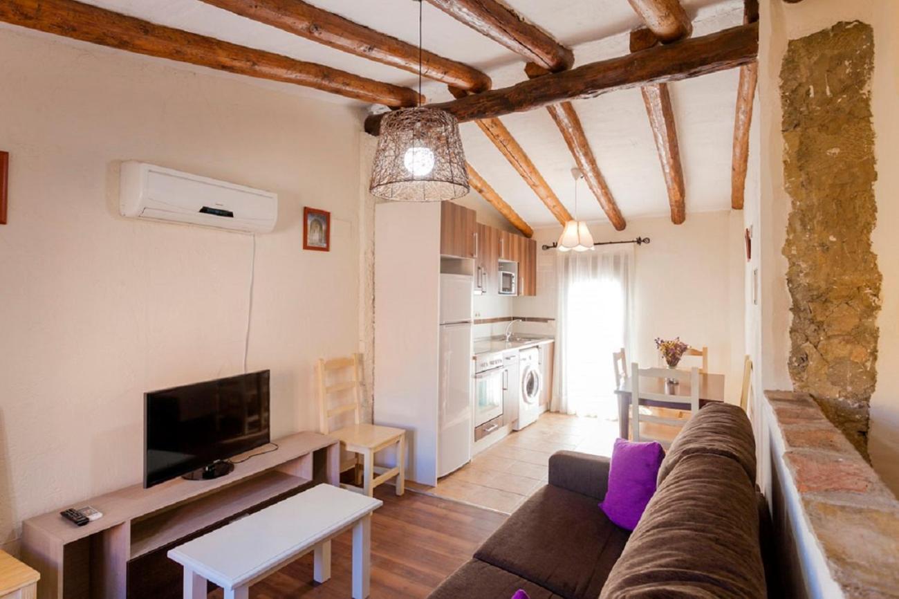 Apartamentos Casa Samper Santa Eulalia de Gállego Habitación foto